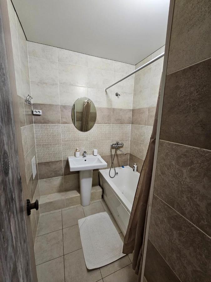 Apartment On Constantin Negruzzi تشيسيناو المظهر الخارجي الصورة