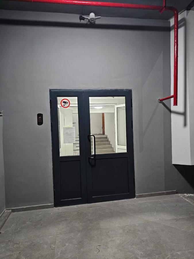 Apartment On Constantin Negruzzi تشيسيناو المظهر الخارجي الصورة